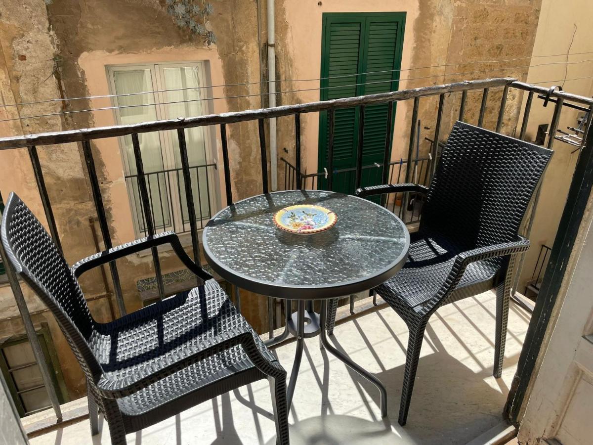 A Casa Di Elena Apartment Palermo Luaran gambar